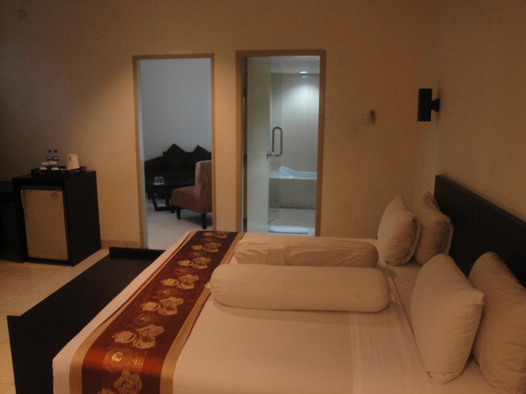 Aerotel Mandalika Praya Lombok Room photo